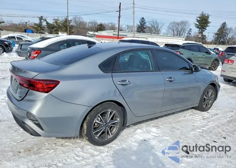 2022 Kia Forte Fe z USA, uszkodzony, nr VIN 3KPF24AD2NE466590